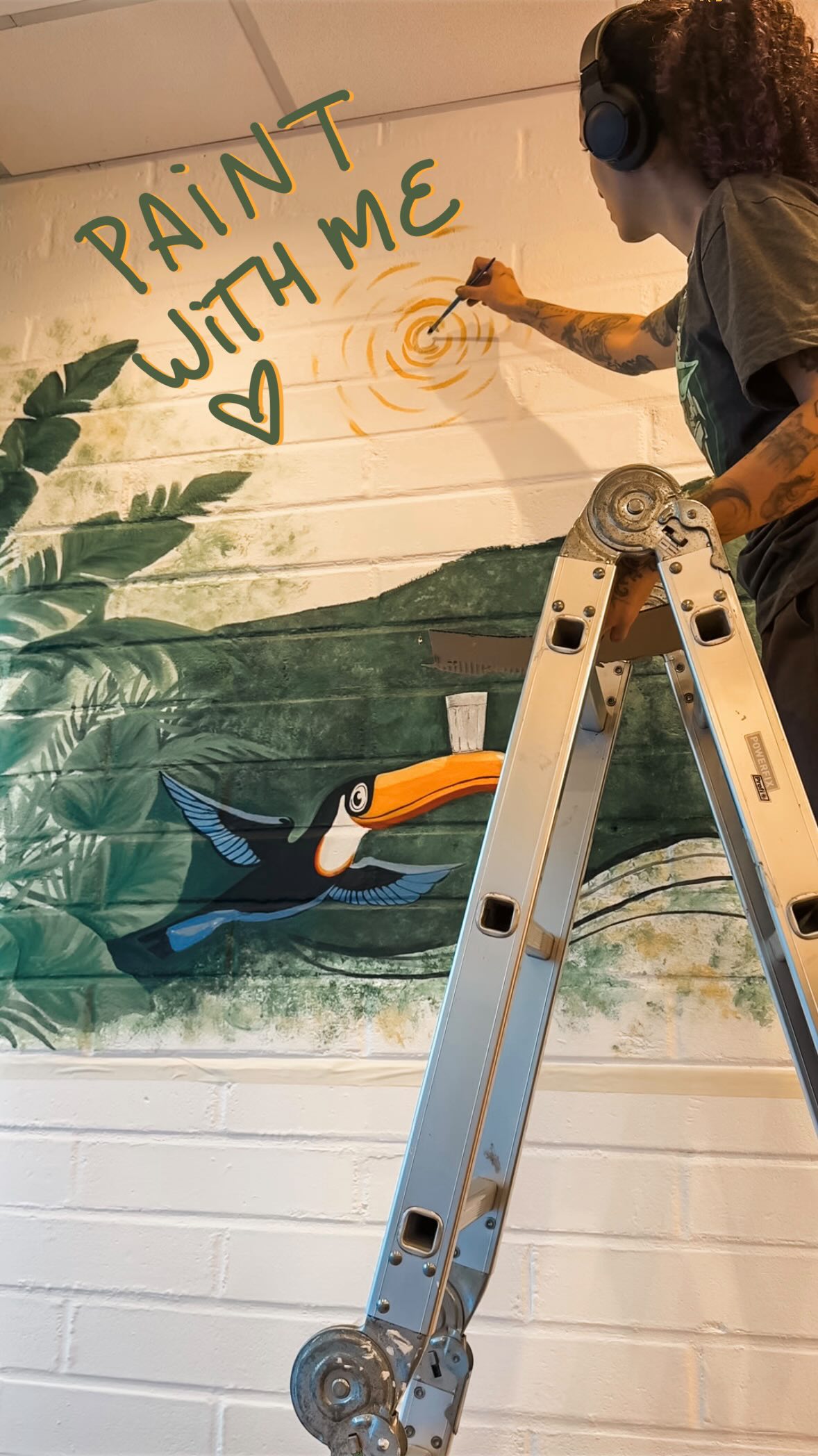 My biggest mural until now!
The challenge: painting about Brazil at @bomdia.ie 🇧🇷

I really wanted to create something Brazilians could look at and feel at home, so I asked people what represents their state, the place they lived, their best memories! 
Unfortunately, I couldn’t include every single suggestion, but I tried my best.

Can you recognise the references?

And as Ireland is also our home, I added someone very special here holding our beloved copo americano ❤️
What an honour to be part of this dream!

Can’t wait for my next mural 🌚